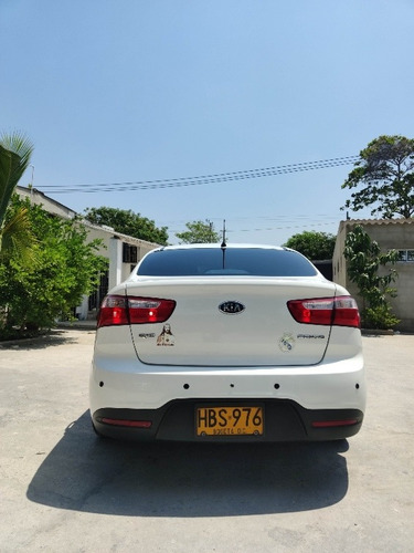Kia Rio 2014 1.4 4 P