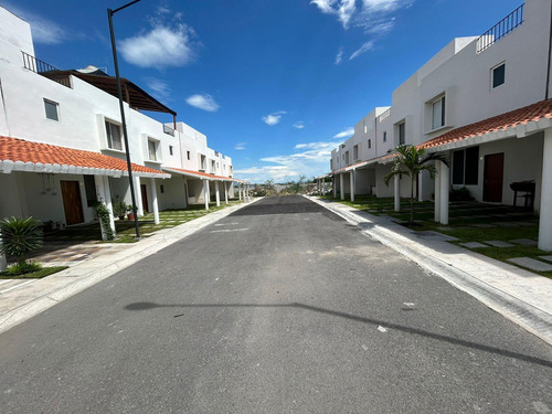 Terreno Plano En Venta. Fracc. Aiyana, Xochitepec, Morelos