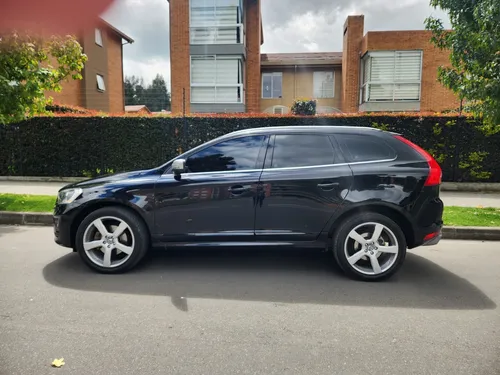 Volvo XC60 T6 R-Design Awd At 3.0 Cc 2015