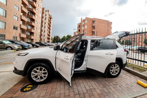 Jeep Cherokee 3.2 Longitude Plus