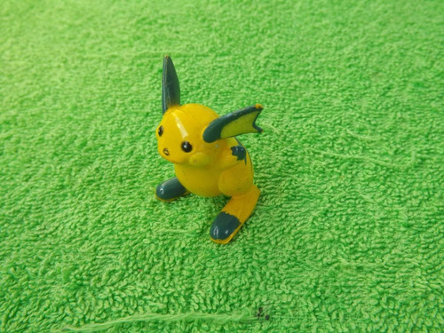 Antiga Miniatura Pokémon Raichu Pikachu