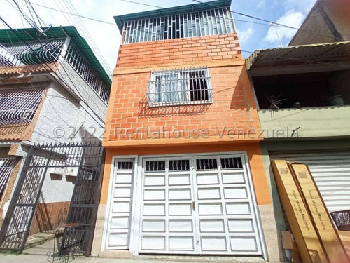 Casa En Venta En Sector 10 De Caña De Azucar. 23-4187 Cm