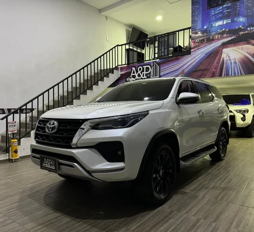 ¡ Toyota Fortuner Srv V6 4x4 Gasolina Automática 2021 !