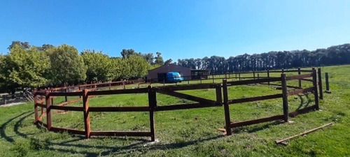 Imagen 4 de 5 de Boxes Y Corrales Redondo De Quebracho Colorado Para Caballos
