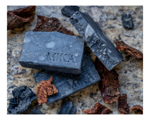 Jabón De Carbón Activado Mika Barra 100g