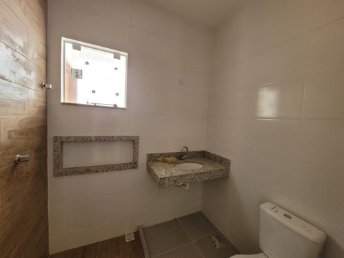 Imagem 10 de 20 de Casa Em Itaipuaçu, 2 Quartos, Churrasqueira. Próximo A Praia E Condução. 750