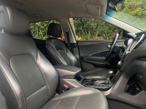Hyundai Santa Fe V6