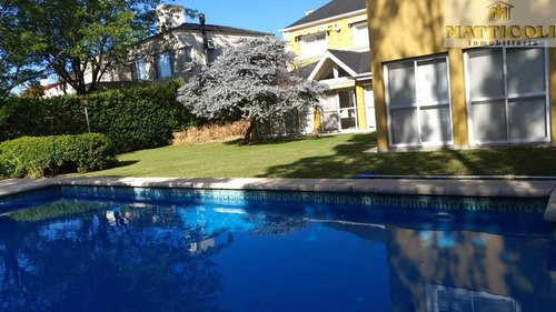 Imagen 10 de 24 de Hermosa Casa De 5 Ambientes Quincho Con Playrrom En Barrio Septiembre