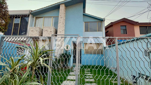 Casa En Valle Dorado Con Vigilancia Para Actualizar