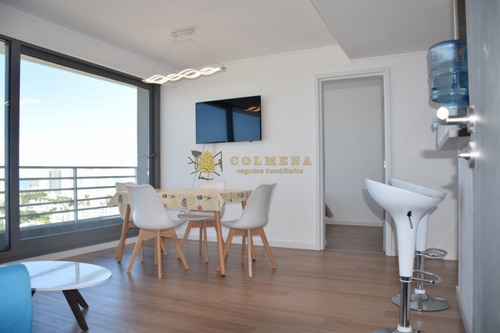 Apartamento Muy Cerca De La Peninsula Y De La Playa, Cuenta Con 2 Dormitorios, 2 Baños, Living-comedor, Cocina , Terraza Y Garaje.- Ref: 1911