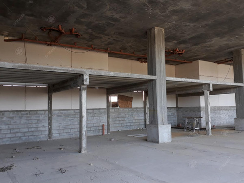 Venta Y Alquiler Local Comercial 100 M2 Entre Piso- Frente A La Autopista Bs - La Plata!