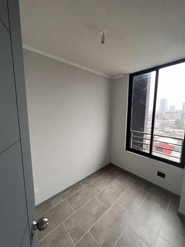 Depto En Arriendo De 2 Dorm Estacionamiento . En La Cisterna