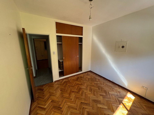 Venta Depto. 4 Amb C/dependencia. Belgrano.84 M2.