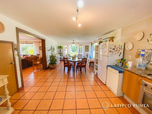 Imagen 5 de 28 de Casa De 4 Dormitorios Y Parrillero - Punta Del Este Jardines De Cordoba