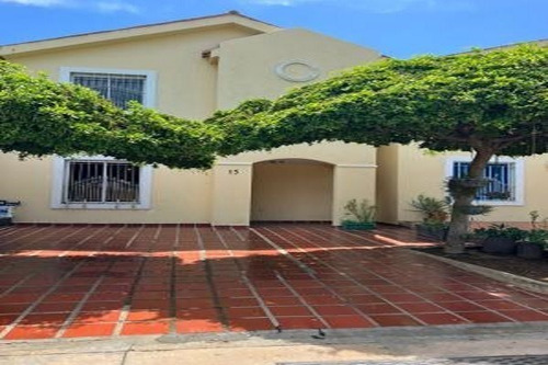Imagen 1 de 9 de Townhouse En Alquiler Milagro Norte Maracaibo Marisabel Fernandez