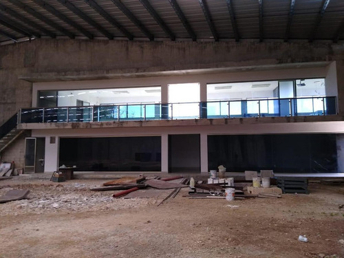 Imagen 5 de 20 de Bodega Con Oficinas