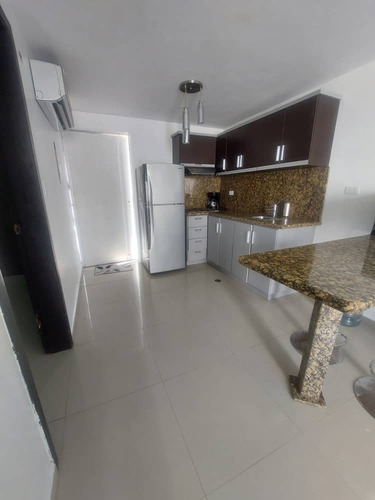 (gb989) En Venta Town House En Res Pescadores Iii, Tucacas