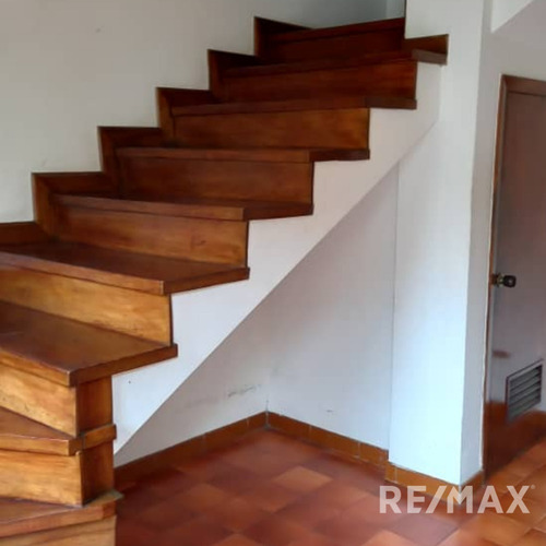 Imagen 7 de 12 de Casa En Venta Urbanización Guaicaipuro 0412-0161391