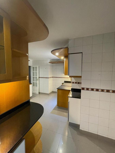 Piso En Venta Sobre Av. Libertador Al 5200 . Barrancas De Belgrano