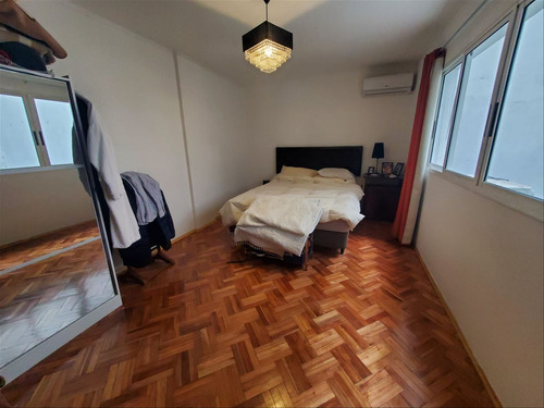 Apartamento De 1 Dormitorio En Venta, Centro, Montevideo