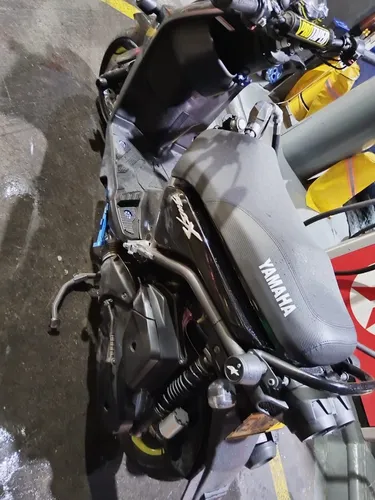Moto En Excelentes Condiciones, Accesorios De Lujos.