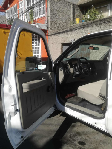 Imagen 8 de 14 de Camioneta Ford F-350 Mod.2010 Austera Gas Lp.