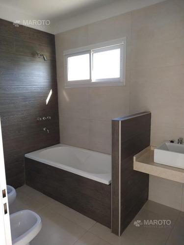 Imagen 28 de 29 de Casa En Venta En Barrio El Canton - Maroto Propiedades