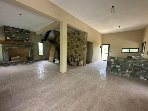 Venta Casa Las Tapias 2 Dorm Categoria Con 2 Has