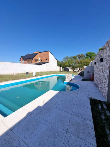 Imagen 10 de 13 de 600 M2 Con Muros Y Gran Piscina. Los Tucanes