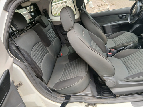 Fiat Strada 1.8 16v Adventure Cab. Dupla Flex 3p