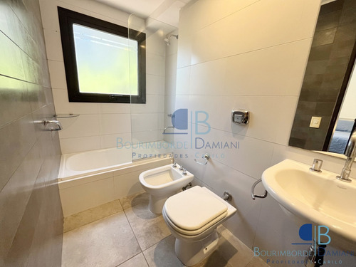 2013 - Departamento En Venta