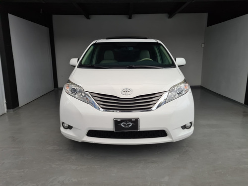 Imagen 2 de 15 de Toyota Sienna 2014 3.5 Xle Piel At