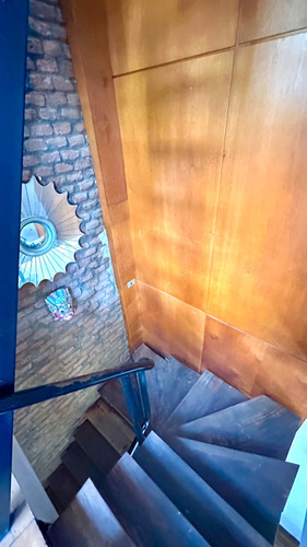 Casa Tres Niveles Barrio Histórico Doble Altura Muy Luminosa