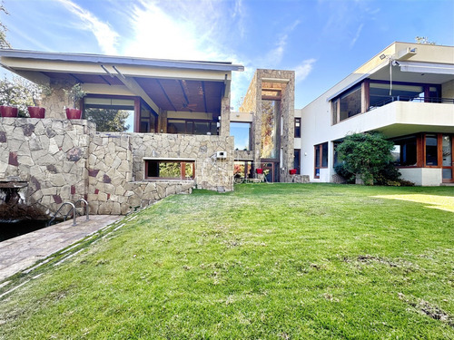 Casa En Arriendo De 7 Dorm. En Lo Barnechea