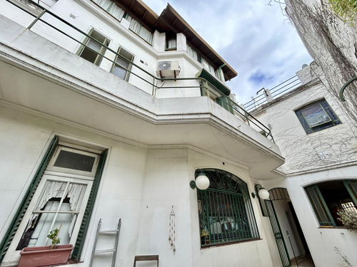 Venta Casa 4 Ambientes Cochera, Toilette, Dependencia, Terraza Y Patio En El Barrio De Caballito