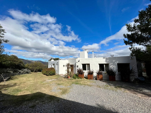 Se Vende Casa Con Vistas En La Cumbre Calefacción Central 4 Dor.