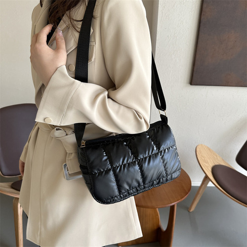 Elegante Bolso De Hombro De Algodón Acolchado Con Coche Mode