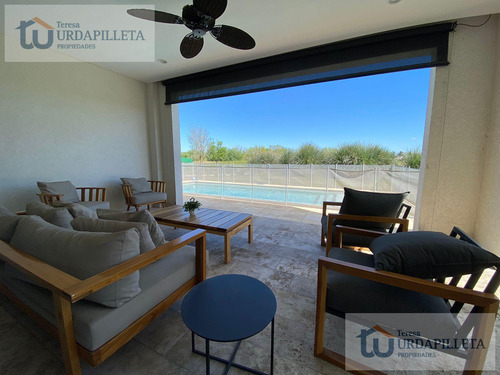 Casa En Venta Con Vista Al Golf En Pilará- La Calesa- Pilar