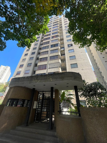 Venta De Espacioso Apartamento En Lomas Del Avila - Caracas. (f.r)