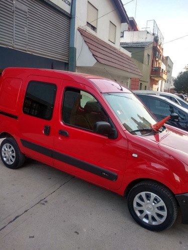 Imagen 2 de 6 de Renault Kangoo 2016 1.6 Furgon Ph3 Confort 5as Lc