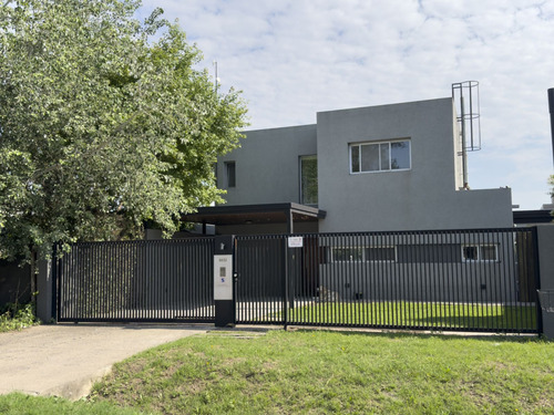 Imperdible Casa En Fisherton!