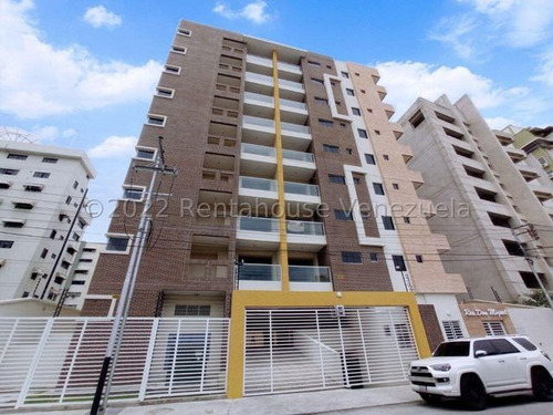 Penthouse En Venta En Urbanizacion La Soledad 23-14402 Mvs