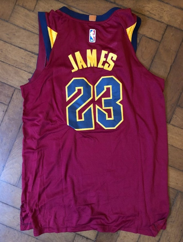 Imagen 1 de 2 de Camiseta Nba Cleveland Lebron James 23 - Swingman Usada