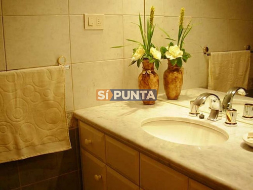 Imagen 15 de 15 de Apartamento En Brava, 3 Dormitorios *