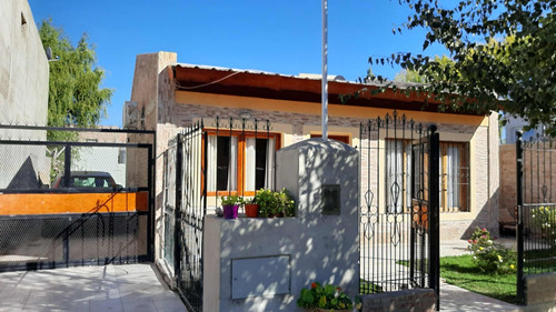 Casa En Cinco Saltos Vendo Financió O Permuto