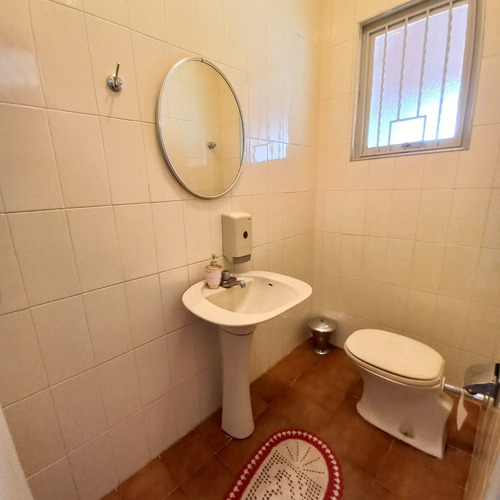 Excelente Casa, Com Grande Área De Lazer