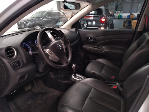 Imagen 11 de 15 de Nissan Versa 2017 1.6 Exclusive Navi At