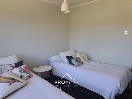 3 Dormitorios, 2 En Suite, Piscina, Cancha De Golf, Amoblado