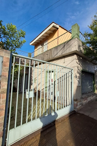 Ph Al Frente Compuesto De 2 Deptos 2 Amb C/ Cochera (ideal Para 2 Familias)