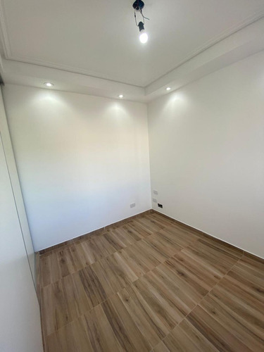 Imagen 13 de 15 de Complejo De Duplex 3 Amb C/ Coch. En Vta Lanus Este (411)